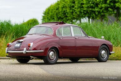 Daimler 250 V8, 1967