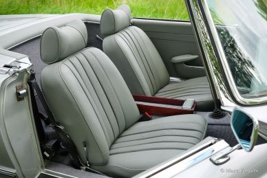 Mercedes-Benz 230 SL (W113), 1964