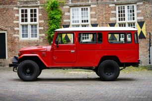 Toyota-Landcruiser-FJ45-Hardtop-1980-Red-Rouge-Rot-02.jpg