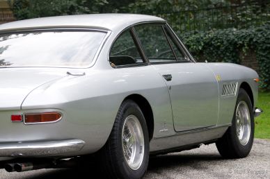 Ferrari 330 GT 2+2 series 1, 1964