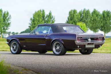 Ford Mustang convertible, 1966