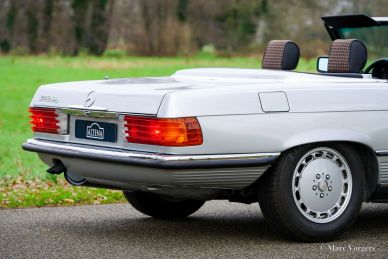 Mercedes-Benz 280SL (R107), 1985