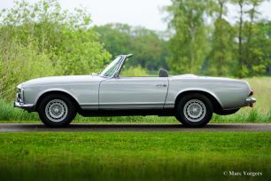 Mercedes-Benz-230SL-230-SL-Pagode-Pagoda-1964-Silver-Metallic-02.jpg