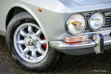 Alfa Romeo Giulia 2000 GTV, 1974