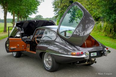 Jaguar E-type 4.2 Litre FHC, 1965