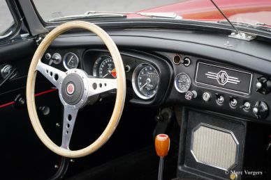 MG MGB roadster, 1965