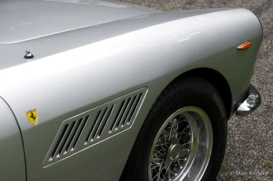 Ferrari 330 GT 2+2 series 1, 1964