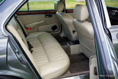 Jaguar XJ12 Sovereign, 1986