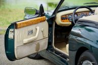 MG RV8 1995