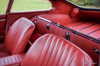 Jaguar E-type 4.2 Litre S1 FHC, 1965