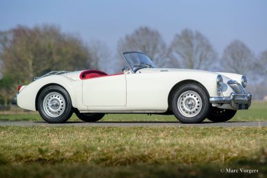MG MGA Twin-Cam roadster, 1958