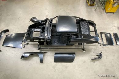 Porsche 911 2.0 SWB 1968 body restoration