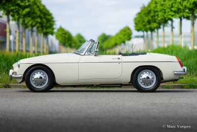 MG MGB roadster, 1966