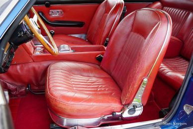 Ferrari 330 GT 2+2 Series 2, year 1966