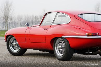 Jaguar E-type 4.2 FHC, 1965
