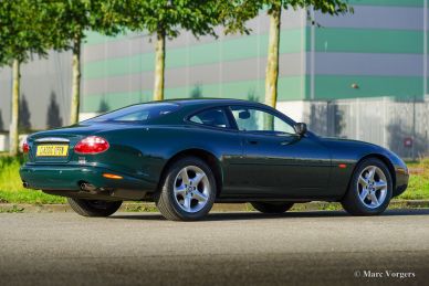 Jaguar XK8 coupe, 2001