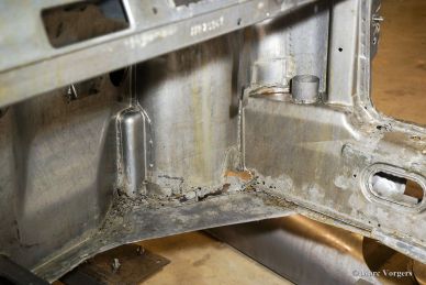 Porsche 911 2.0 SWB 1968 body restoration