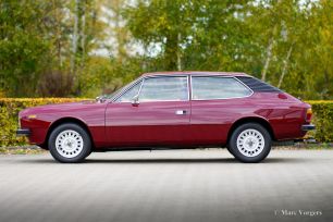 Lancia_Beta_2000_HPE_Rosso_York_Dark_Red_Rouge_Fonce_Dunkelrot_02.jpg
