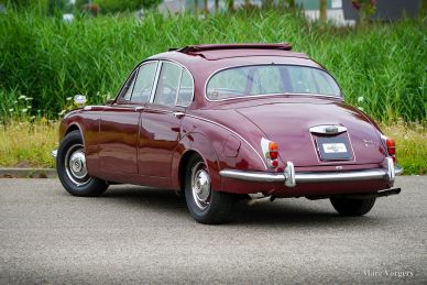 Daimler 250 V8, 1967