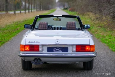 Mercedes-Benz 280SL (R107), 1985