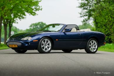 Jaguar XK8 convertible, 1999