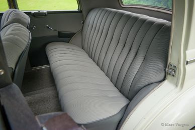 Mercedes-Benz 220 (W187), 1953