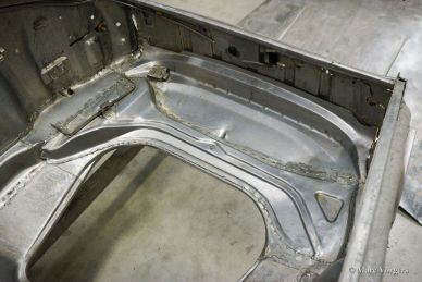 Porsche 911 2.0 SWB 1968 body restoration