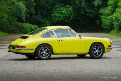 Porsche 911 2.0 SWB 1968 body restoration