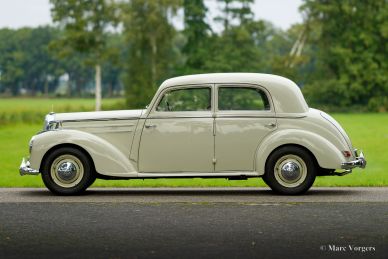 Mercedes-Benz 220 (W187), 1953