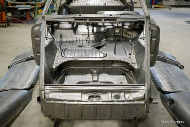 Porsche 911 2.0 SWB 1968 body restoration