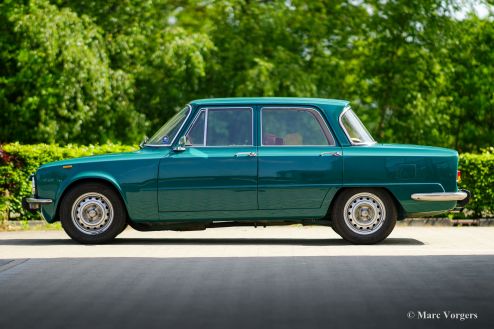Alfa Romeo Giulia Nuova 1300 Super, 1975