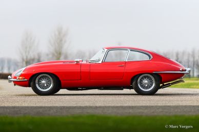 Jaguar E-type 4.2 FHC, 1965
