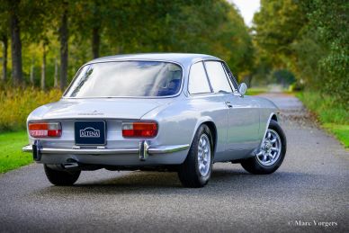 Alfa Romeo Giulia 2000 GTV, 1974
