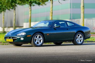 Jaguar XK8 coupe, 2001