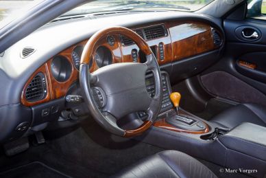 Jaguar XK8 coupe, 2001