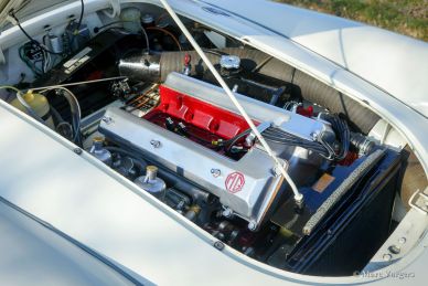 MG MGA Twin-Cam roadster, 1958