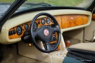 MG RV8 1995