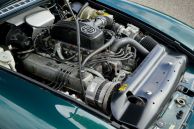 MG RV8 1995