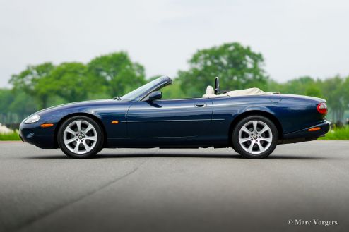 Jaguar XK8 convertible, 1999