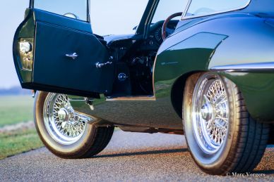 Jaguar E-type 3.8 Litre FHC, 1963