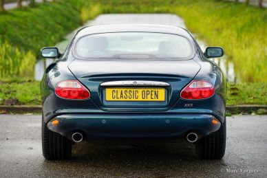 Jaguar XKR, 2002