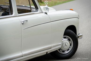 Mercedes-Benz 220 S (W180), 1958