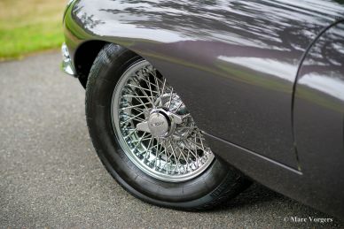 Jaguar E-type 4.2 Litre FHC, 1965