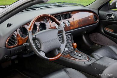 Jaguar XK8 Convertible, 2001