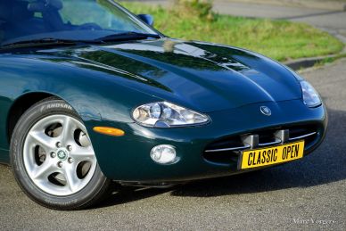 Jaguar XK8 coupe, 2001