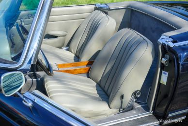 Mercedes-Benz 230 SL 