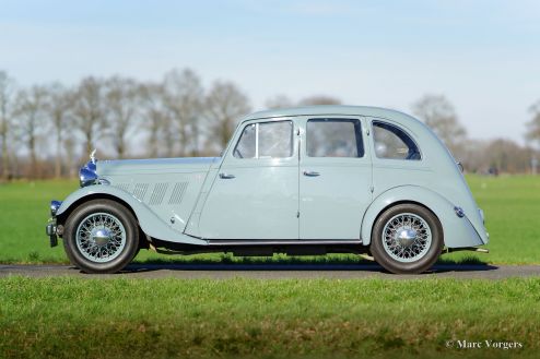 Rover 14 HP Streamline saloon, 1935