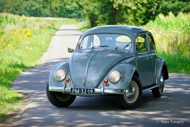 Volkswagen Beetle (oval window), 1956