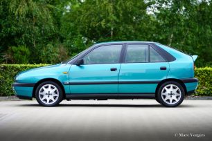 Lancia-Delta-20-GT-16V-Smeraldo-311A-Emerald-Green-Metallic-02.jpg