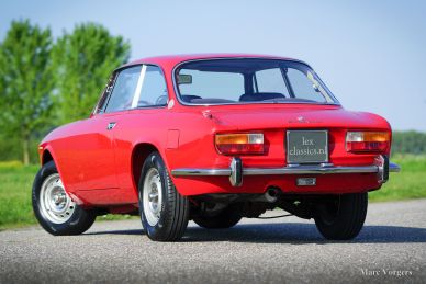 Alfa Romeo Giulia GT 1300 Junior, 1975